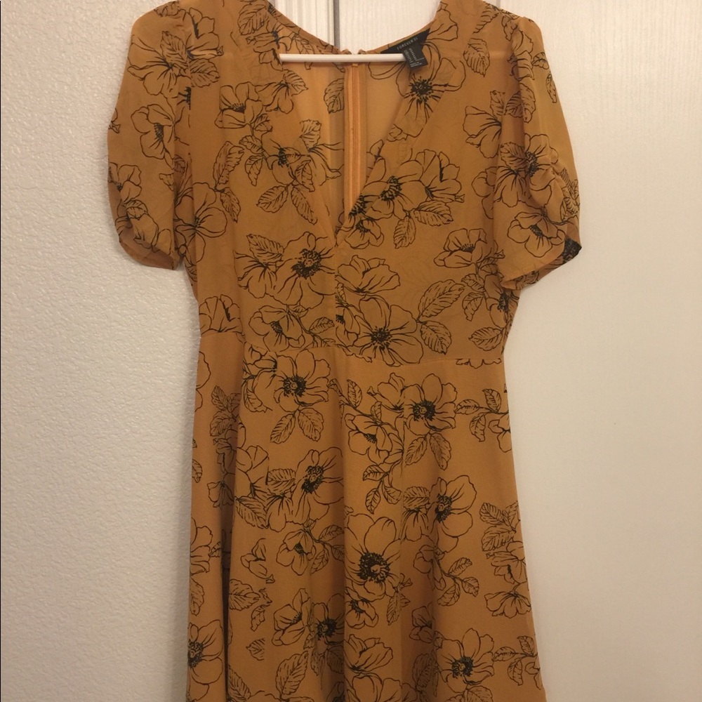 Forever 21 - Floral Fit & Flare Dress - Picture 2 of 8